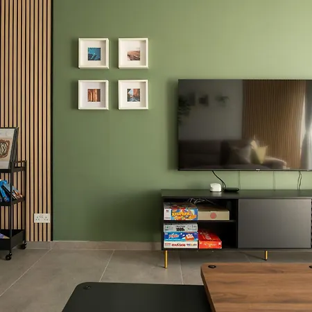 The Penthouse By Shmoo - Ferries Apartment *