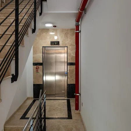 The Penthouse By Shmoo - Ferries Apartman *