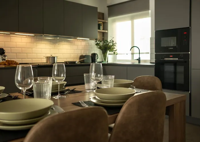 The Penthouse By Shmoo - Ferries Apartament *