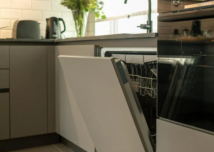 The Penthouse By Shmoo - Ferries *